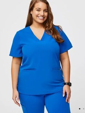 NWT Figs Casma royal blue short sleeve v neck three pocket scrub top size xl
